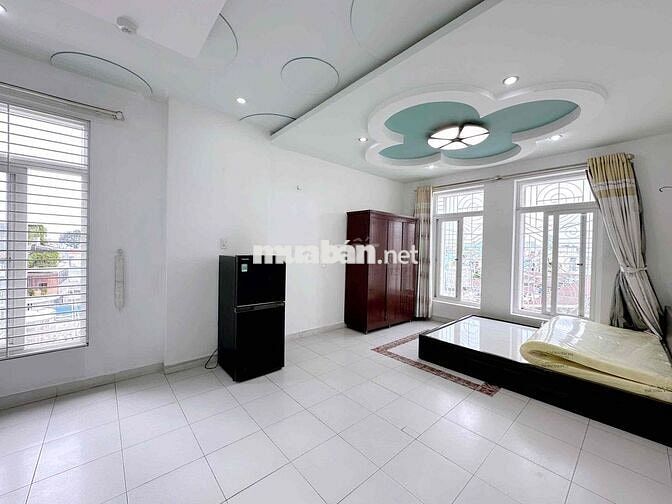 CĂN HỘ STUDIO BAN CÔNG, MÁY GIẶT RIÊNG, GẦN ĐH KINH TẾ Q10