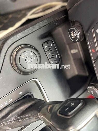 Ford Everest Titanium 2.0L 4x4 sx 2021 màu đỏ