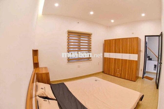 Cho thuê nhà mặt tiền, 120m sàn, 4p ngủ, đường Lê Thị Tính, Thanh Khê
