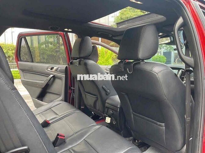 Ford Everest Titanium 2.0L 4x4 sx 2021 màu đỏ