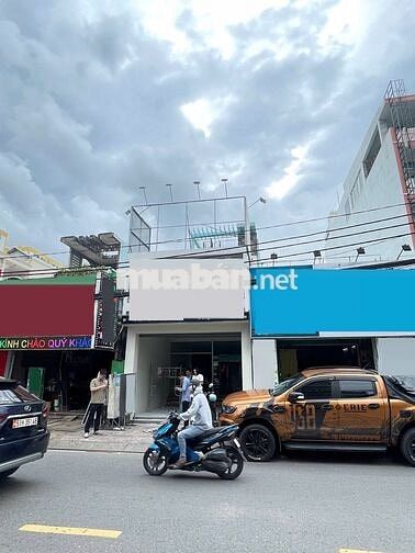 CHO THUÊ NHÀ MẶT TIỀN ĐƯỜNG ÂU CƠ 4,5 X 30M, GẦN ĐƯỜNG BA VÂN