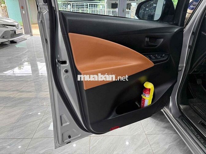 Toyota Innova 2018 2.0E