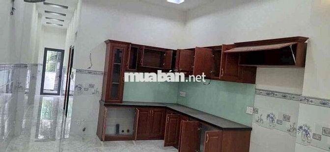 BÁN CĂN NHÀ MẶT TIỀN ĐƯỜNG CHÍNH .ĐT826C .