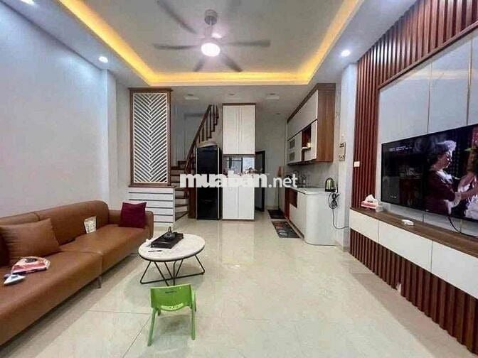 Siêu Hiếm ! Nhà Phố Trần Duy Hưng -Ngõ To- Lô Góc Gần Phố Nội Thất vip