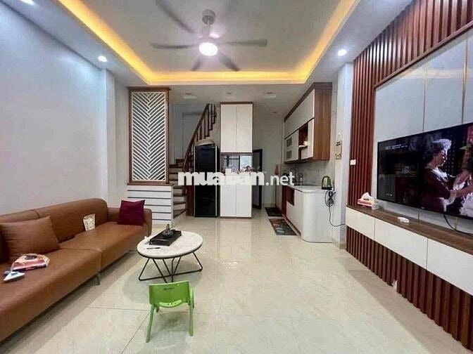 Siêu Hiếm ! Nhà Phố Trần Duy Hưng -Ngõ To- Lô Góc Gần Phố Nội Thất vip