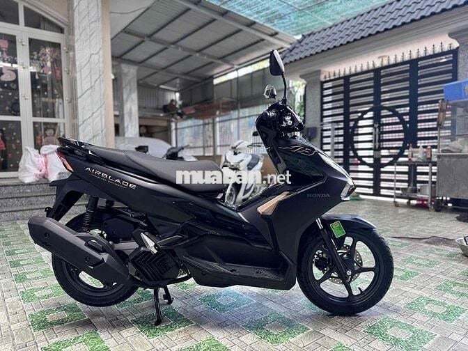 AB 125 Đen Đặc Biệt 2025 odo 38km Mới 99%