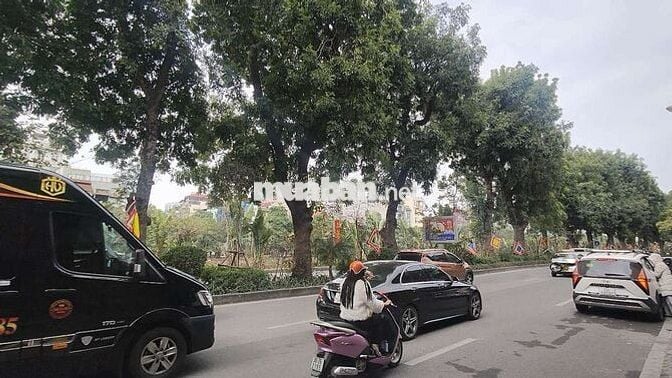Cửa hàng mặt phố Láng cho thuê