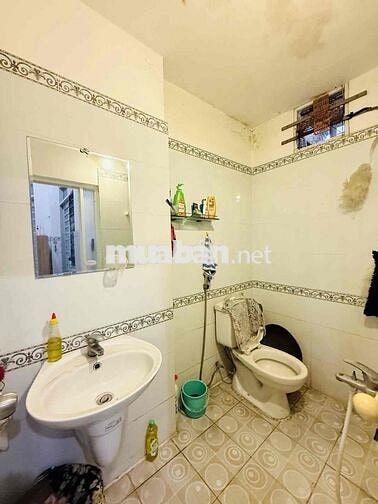 bán gấp nhà 104m2. nở hậu. HXH. Chế Lan Viên. Tây Thạnh.