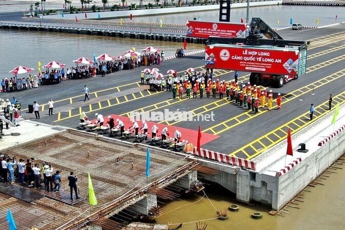 Cho thuê kho xưởng ngay cảng quốc tế long an .huyên cần giuộc
