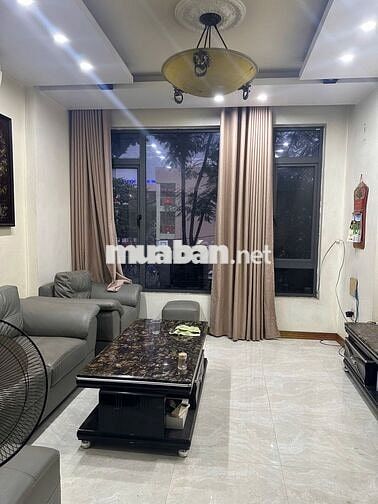 Chính chủ cho thuê nhà mặt phố Thái Thịnh 40m2, mặt tiền 4m