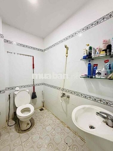 bán gấp nhà 104m2. nở hậu. HXH. Chế Lan Viên. Tây Thạnh.