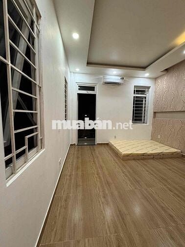 Nguyễn xí 5tr5 full nt trống sẵn,có ban công,cửa sổ siêu thoáng mát ib