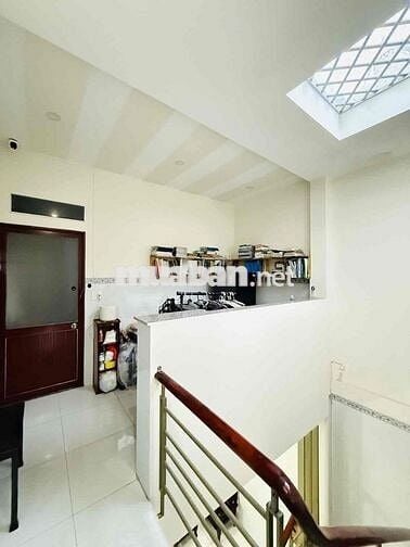 bán gấp nhà 104m2. nở hậu. HXH. Chế Lan Viên. Tây Thạnh.