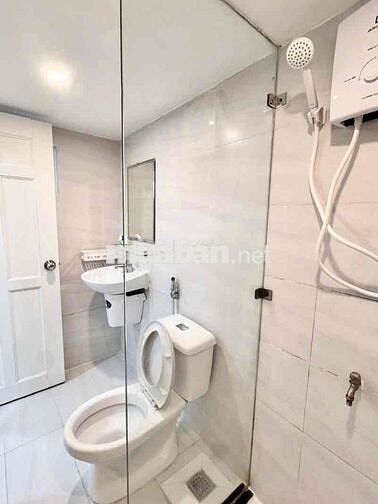 Phòng trọ mới 100%, sát bên chợ Tân Định Quận 1