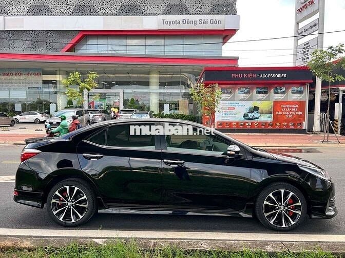 Bán Altis 2.0V Sport 2017 siêu cọp 13.000km