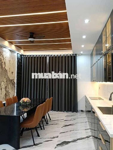 Xe Hơi Ngủ Trong Nhà 4 Tầng Thang máy