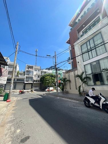 Mua Đất tặng Biệt thự, MT Bình Phú, DT 8x16, Sẵn Hầm + 2 Tầng, 16.8 tỷ