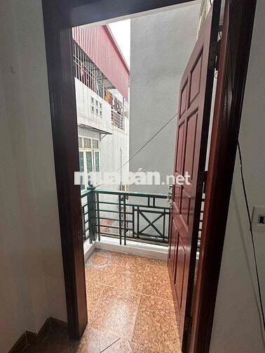 Nhà nguyên căn 42m2, 3pn + 4nvs 358 Bùi xương trạch