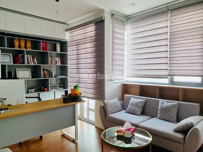 ĐANG CHO THUE LÀM VĂN PHÒNG 15 TRIỆU / THÁNG NHÀ MỚI ĐẸP ĐƯỜNG 6M  