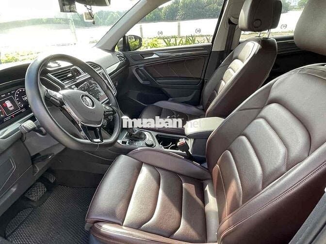 Volkswagen Tiguan 2016 2.0 AT - 12881 km