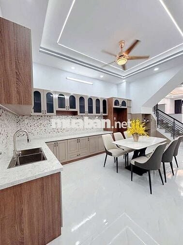 BÁN NHÀ sát MẶT TIỀN Bình Tân,60m2 , 4 TẦNG,kế Lê Trọng Tấn Tân Phú.