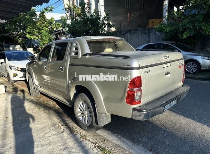 Mình bán Hilux 2013 số sàn,xe full lịch sử hãng