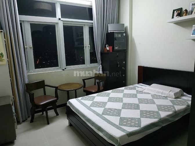 Cần bán căn chung cư Đặng Văn Ngữ dt: 80m2, 2PN, giá: 4,2 tyrm sh