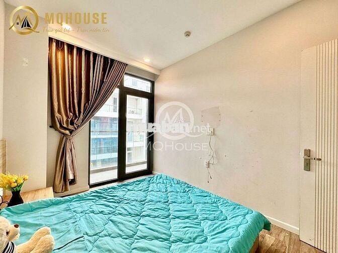 Căn Hộ 2PN + 1PK Ban Công Full NT Thang Máy Hầm Xe Gần Khu Sân Bay TSN