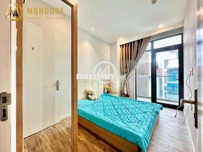 Căn Hộ 2PN + 1PK Ban Công Full NT Thang Máy Hầm Xe Gần Khu Sân Bay TSN