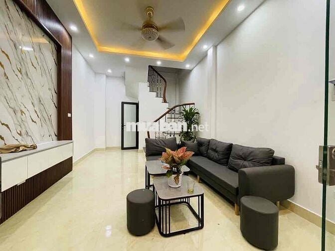 nhà mới 4 tầng Nguyễn Văn Huyên nhỉnh 7 tỷ