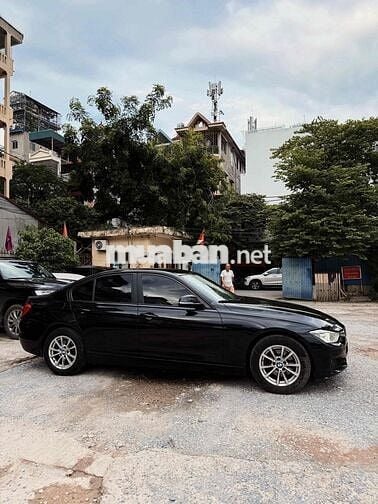 BMW 3 Series 2013 320i