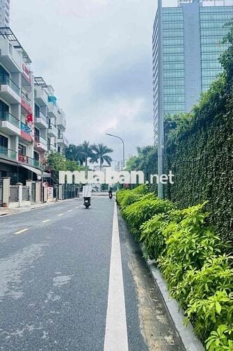 nhà mới 4 tầng Nguyễn Văn Huyên nhỉnh 7 tỷ