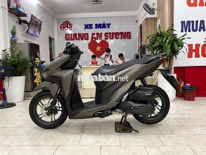 Honda Vario 150 đk 2022 màu vàng cát BSTP