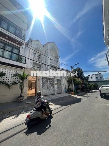 Mua Đất tặng Biệt thự, MT Bình Phú, DT 8x16, Sẵn Hầm + 2 Tầng, 16.8 tỷ