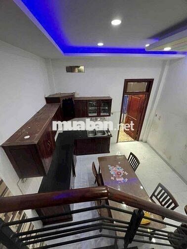 Nhà tx52_ sạch đẹp _2Pn 2Wc _Xe Hơi Đậu Cửa Sẵn 1 Số Nội Thất