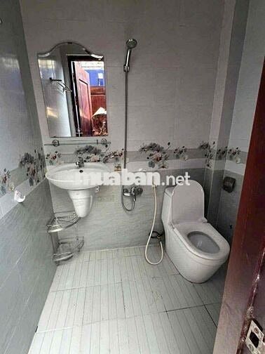 Nhà tx52_ sạch đẹp _2Pn 2Wc _Xe Hơi Đậu Cửa Sẵn 1 Số Nội Thất