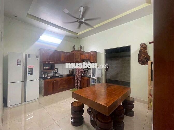 Cho thuê nhà 2Tầng MỚI ĐẸP HXH gần sân bóng Cá Sấu Hoa Cà HBC, Thủ Đức