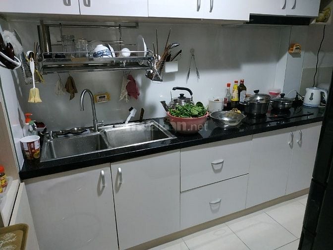 Cần bán căn chung cư Đặng Văn Ngữ dt: 80m2, 2PN, giá: 4,2 tyrm sh