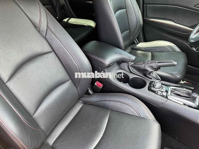 Mazda 3 2015 1.5 AT Hatchback - 70000 km