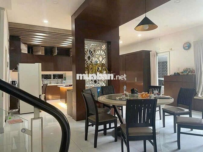 Cho Thuê Biệt thự sân vườn 12x20. 3,5 Tấm 5 Phòng full nội thất 45 Tr