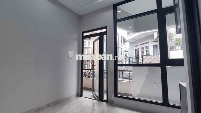 Căn hộ mini mới xây có ban công lớn gần cầu Chữ Y, Chánh Hưng