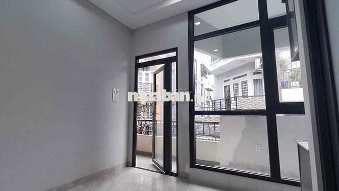 Căn hộ mini mới xây có ban công lớn gần cầu Chữ Y, Chánh Hưng