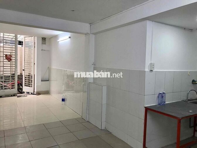 Phòng tầng trệt Khu vực chợ Cây Quéo - Hoàng Hoa Thám