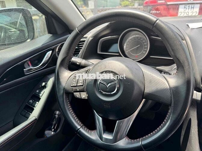 Mazda 3 2015 1.5 AT Hatchback - 70000 km