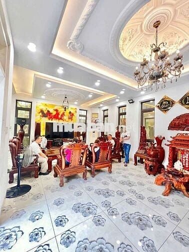 Biệt thự Full Nội Thất 13x12. 4 tấm 5 phòng giá 30 Triệu