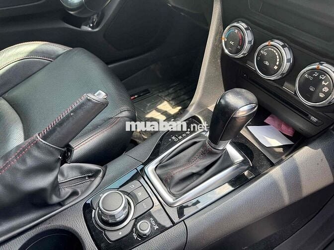 Mazda 3 2015 1.5 AT Hatchback - 70000 km