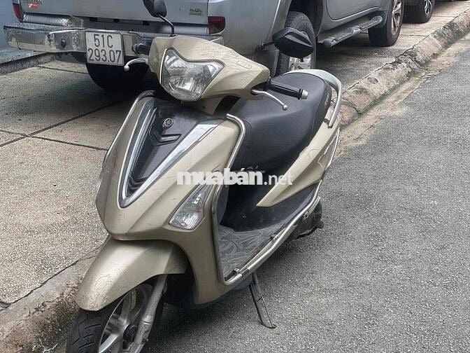 con di du học. bán xe yamaha acruzo 2016 .