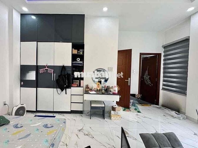 CÁCH MT 10M – Ô TÔ 4 CHỖ VÀO NHÀ - 5 TẦNG MỚI ĐẸP – NGANG 5.2M