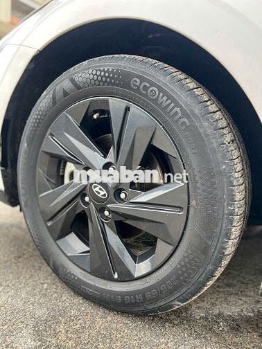 Hyundai Elantra 2023 1.6 Đặc biệt - rất đẹp và mới