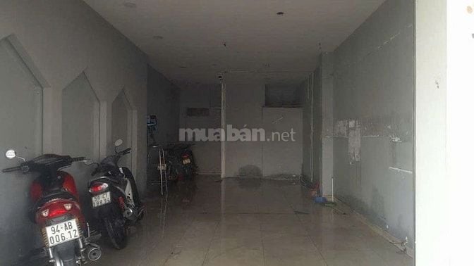 Cho thuê mặt bằng mặt tiền Nguyễn Văn Cừ, P.2, Q.5 giá 18tr